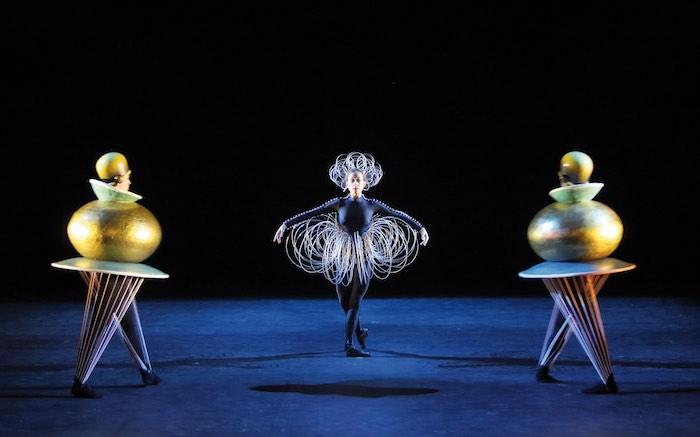 ‘Das Triadische Ballett‘ von Oskar Schlemmer in der Rekonstruktion von Gerhard Bohner,  wiederbelebt durch das Bayerische Staatsballett II, Foto: Wilfried Hösl