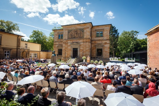  Haus Wahnfried, Vorplatz: Eröffnungsfeier des neugestalteten Richard Wagner Museums am 26.7.2015 - Foto: Nationalarchiv der Richard-Wagner-Stiftung, Bayreuth