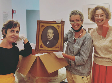 Beim Auspacken des Nachlasses, 2020, v.l.n.r. Maria Gazzetti, Dorothee Hock, Claudia Nordhoff, Foto: Museum Casa di Goethe