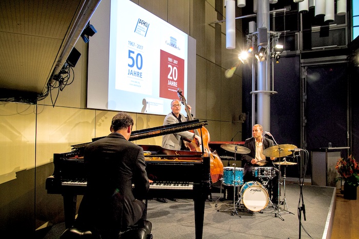 Festveranstaltung des AsKI in der Akademie der Künste am 30.5.2017, Tal Balshai Solo & Trio, Foto: Ekko von Schwichow, Berlin
