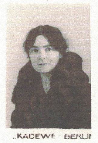 Nelly Sachs um 1930, Foto aus dem Berliner ‘Kaufhaus des Westens‘, Deutsches Literaturarchiv Marbach