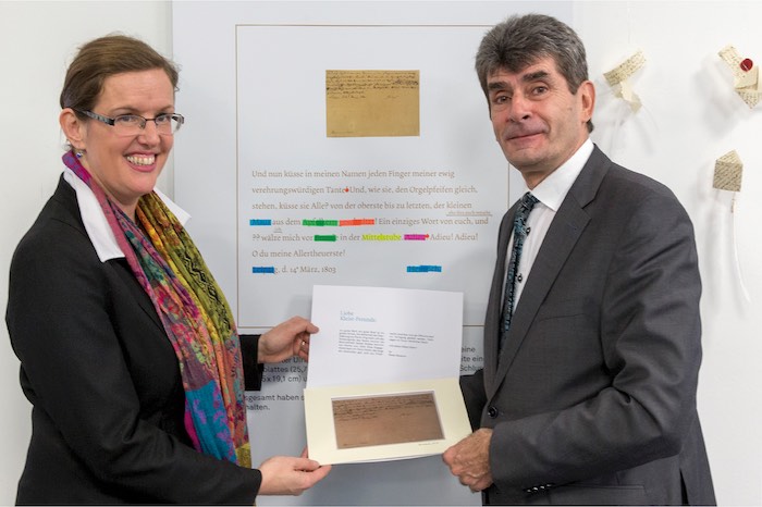 Dr. Hannah Lotte Lund und Dr. Martin Wilke beim Start der Spendenaktion „Ein Stück Kleist für alle“, © KleistMuseum