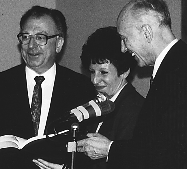 Maecenas-Ehrung 1993, v.l.n.r.: Dr. Lothar Späth, Marion Ermer, Prof. Dr. Günther Pflug, Foto: Franz Fechner, Bonn