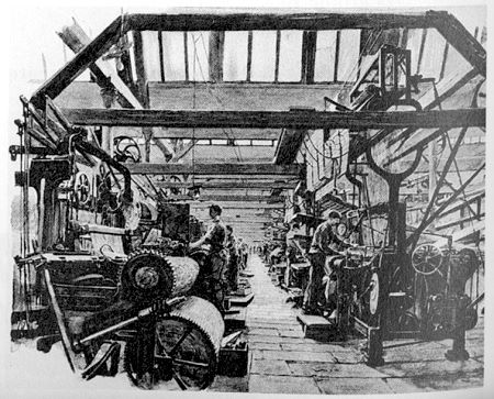Innenansicht der Teppichfabrik Ginzkey in Maffersdorf, 1898, © Archiv Klaus Wagenbach, Berlin