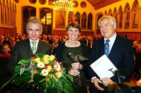 Sylvia von Metzler, Prof. Dr. Volkmar Hansen (rechts), Oberbürgermeister Peter Feldmann; Foto © Wachendoerfer, Frankfurt/Main