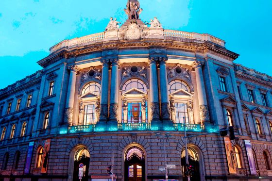 Gebäude bei Nacht, © Museum für Kommunikation Berlin, Foto: Michael Erhart