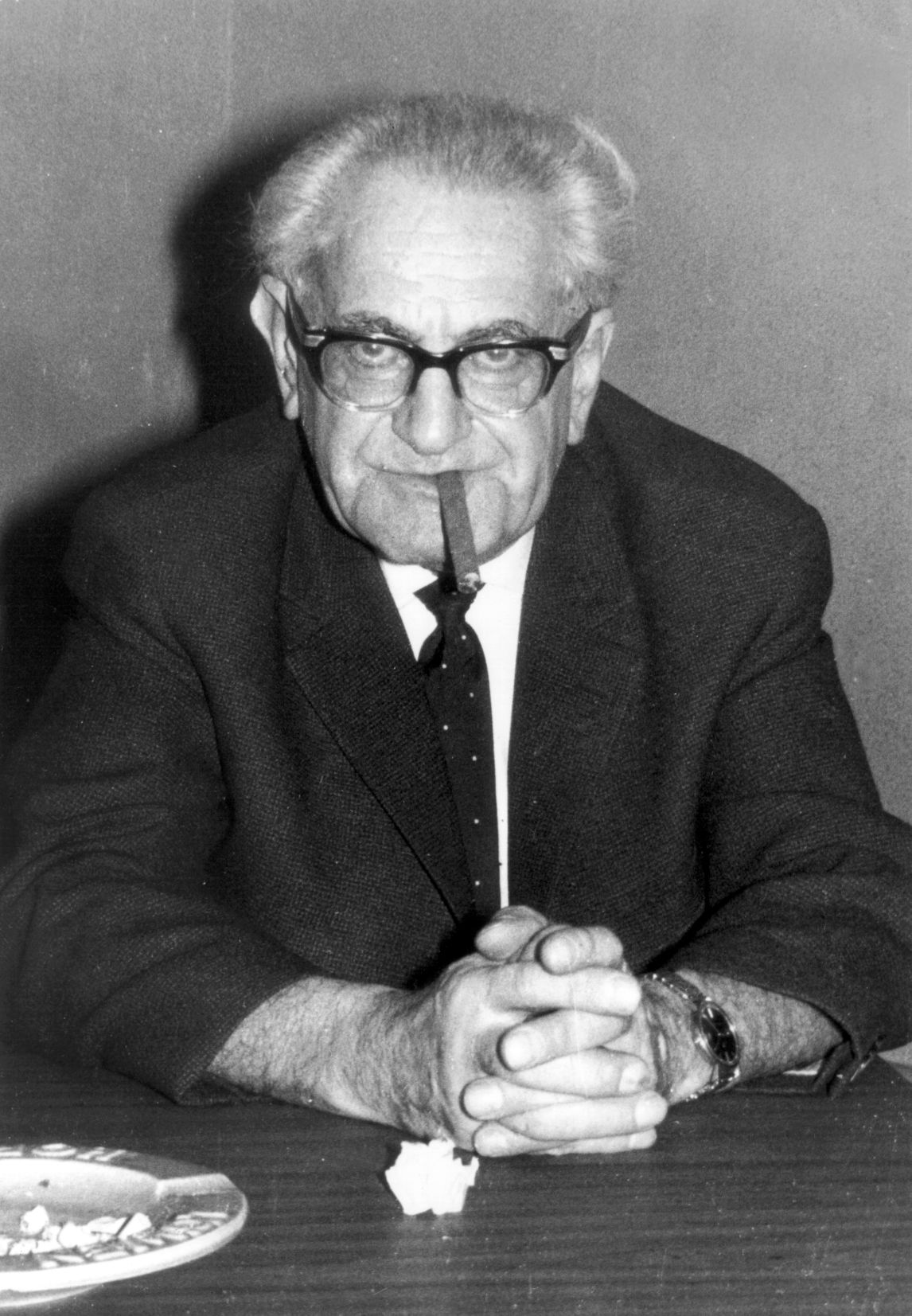 Fritz Bauer im »Club Voltaire«, Frankfurt am Main, ca. 1965–1968, Foto: Siegfried Träger