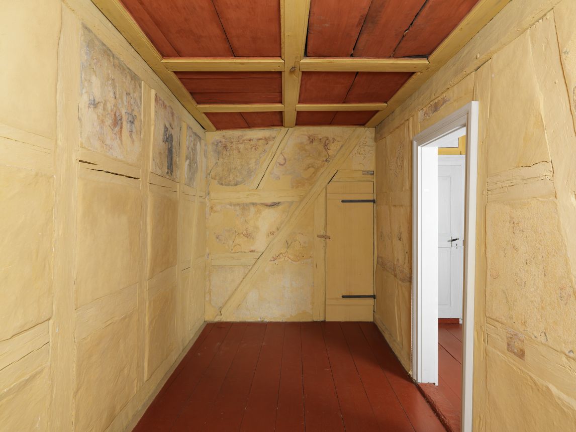 Laubhütte des Moses Löw Koppel, Ende 18. Jahrhundert, Schwabach, mit Wandmalereien, darunter Moses mit den zehn Geboten, © Jüdisches Museum Franken / Fotografin: Annette Kradisch
