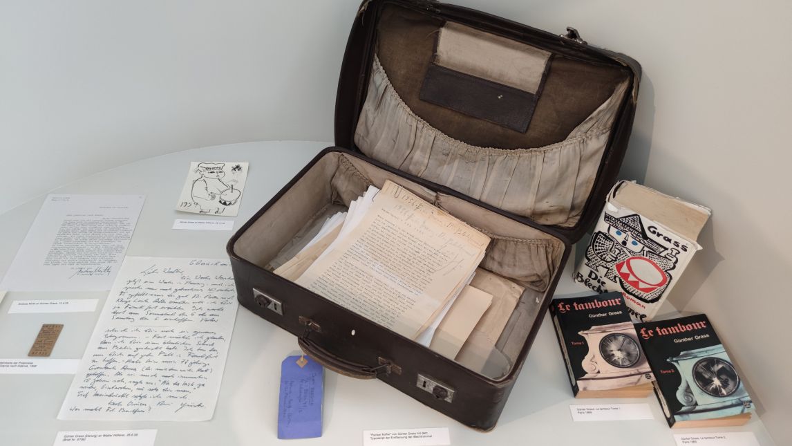 Blechtrommel-Typoskript von Günter Grass im „Pariser Koffer“, 1. Fassung des Romans, Copyright: Literaturarchiv Sulzbach-Rosenberg