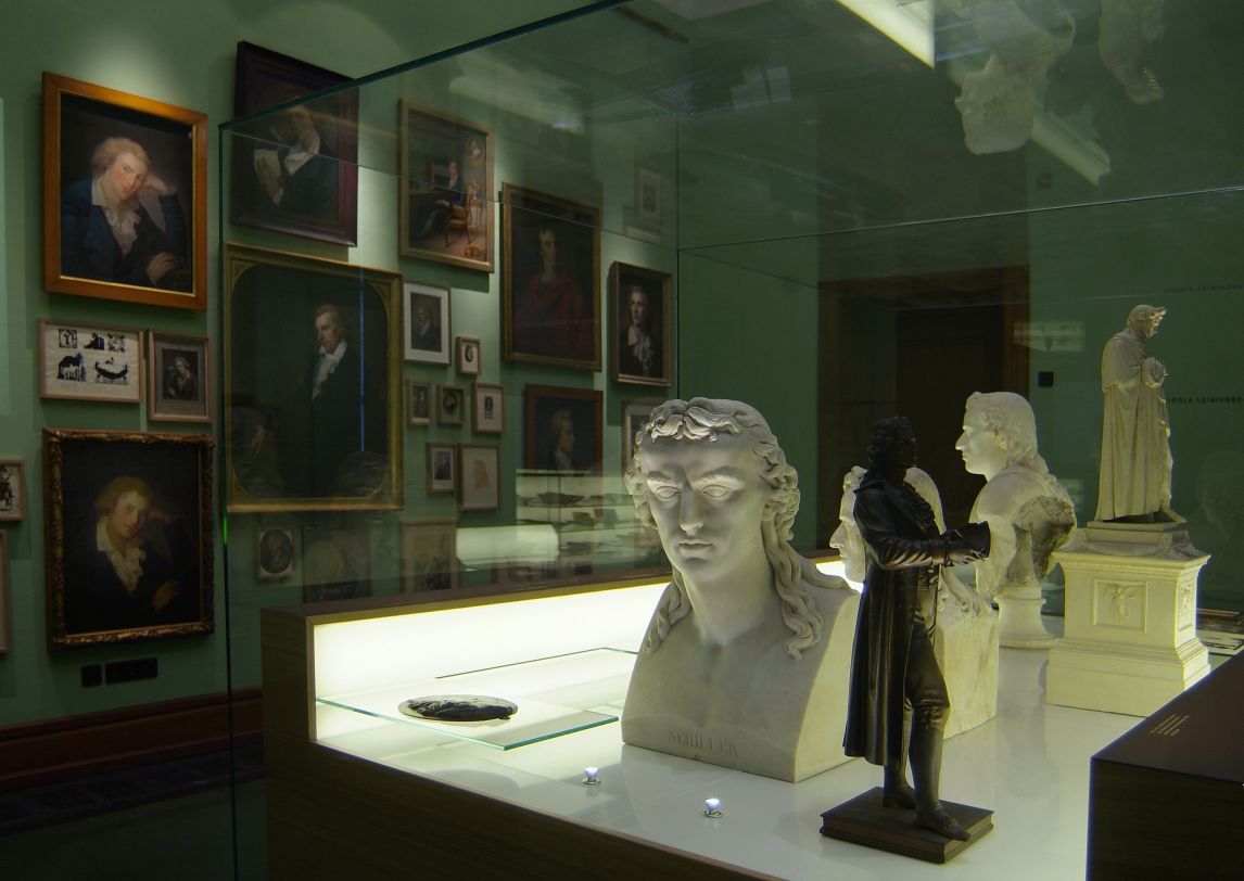 Porträts und Büsten von Friedrich Schiller. Foto: DLA Marbach (Chris Korner)