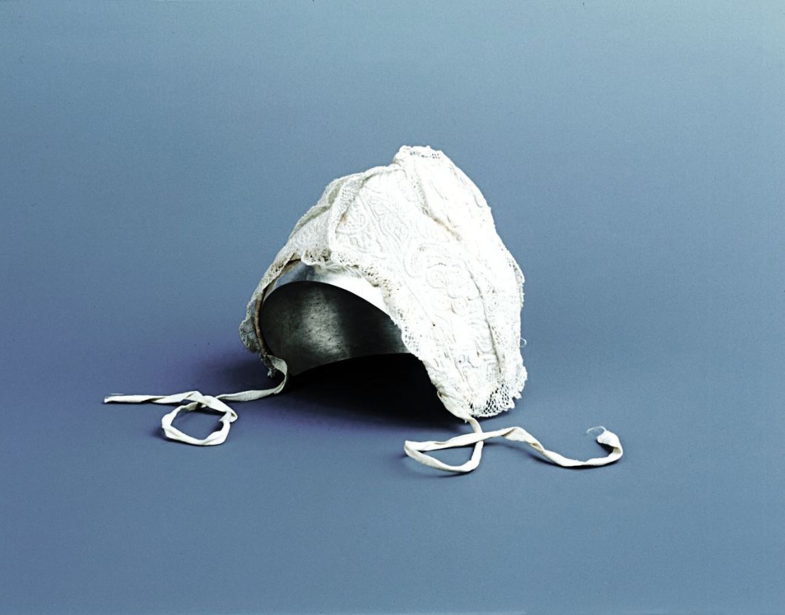 Taufhäubchen von Friedrich von Hardenberg (Novalis), Urheberrechte: C. Sandig